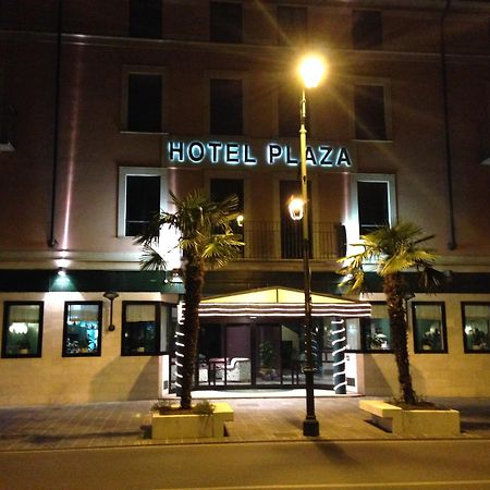 Hotel Plaza Дезенцано-дель-Гарда Екстер'єр фото