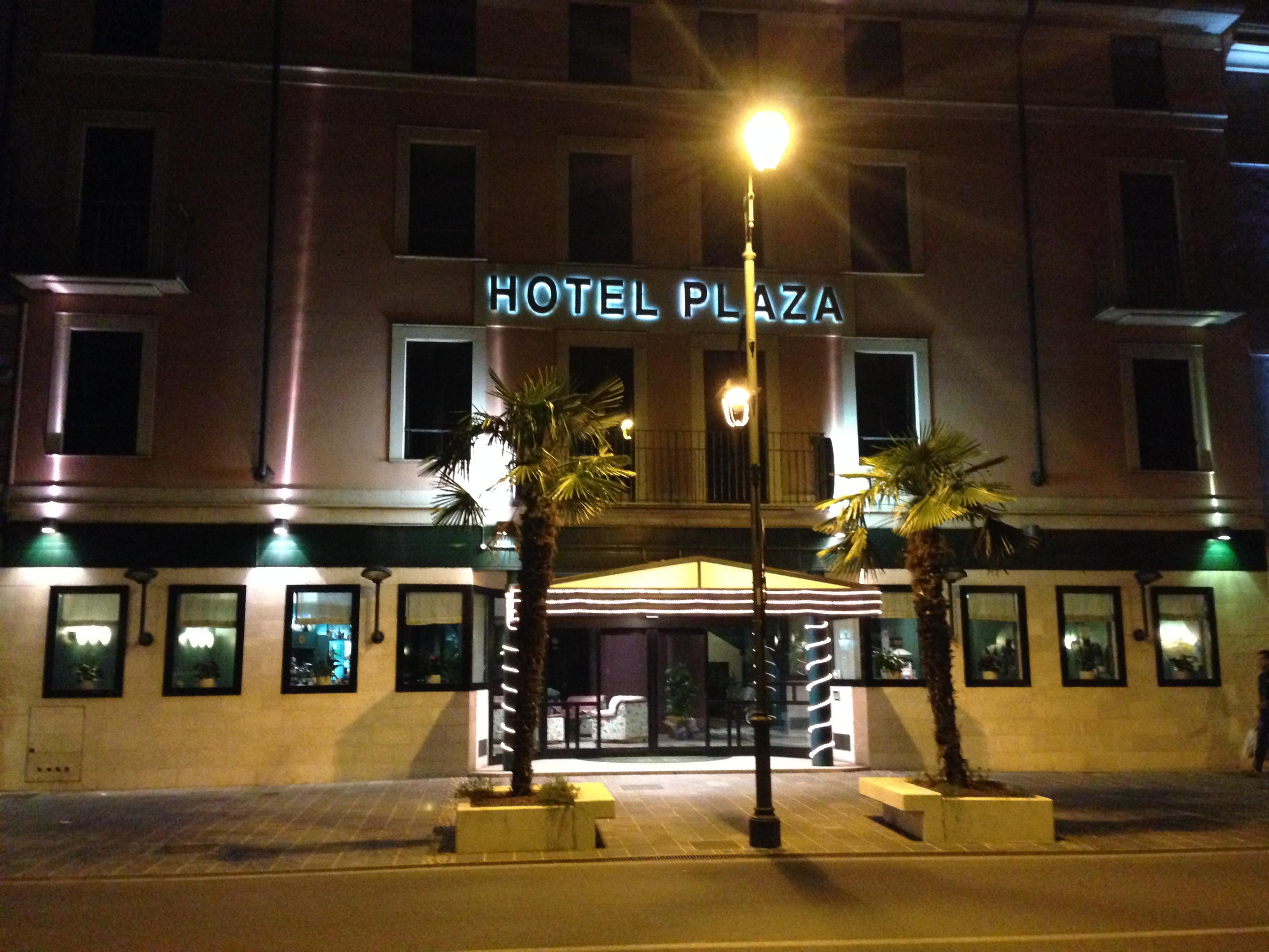 Hotel Plaza Дезенцано-дель-Гарда Екстер'єр фото